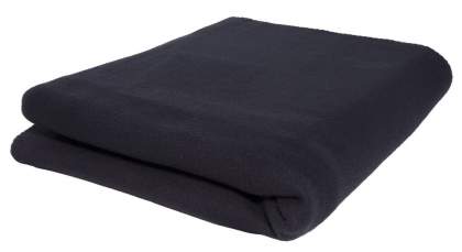 Comfortable fleece blanket. Nice and warm during chilly evenings and handy during summer events. Particularly beautiful with your logo on it as embroidery or a subtle 3D ton sur ton effect with laser.