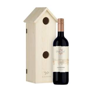 Rackpack Tweet Suite: a wine gift box and bird house in one. The Rackpack Tweet Suite is a wooden gift box for a bottle of wine that turns into a bird house. By hanging this winebox in your backyard, to a tree or on a post you create a nice sustainable bird house to attract all kinds of bird friends. The Tweet Suite brings joy for you and the birds. Rackpack: a wine gift box made from FSC 100% certified wood with a new second life! • suitable for one bottle of wine • 8-10 mm pine wood • wine not included. Each item is supplied in an individual brown cardboard box.