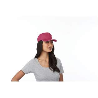 The Styx 5 panel sandwich cap has a pre-curved visor with a sandwich design, blending fashion and functionality seamlessly. Made from 175 g/m² cotton twill, it offers both durability and a soft breathable feel. The embroidered eyelets provide enhance...