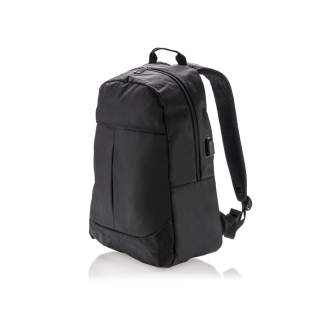 Bleiben Sie immer und überall verbunden mit diesem funktionalen 15’’ Zoll Laptop-Rucksack aus 600D Polyester mit USB-Anschluss. Schließen Sie einfach eine Powerbank an dem USB Input an und laden Sie Ihre Geräte am seitlichen USB Output auf!<br /><br />FitsLaptopTabletSizeInches: 15.0<br />PVC free: true