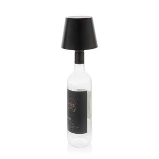 Verander elke lege fles in een modieus tafelstuk met deze USB-oplaadbare flessenlamp. Steek de lamp eenvoudig in een oude wijn- of sterke drankfles en er ontstaat een stoere design tafellamp. Gemaakt van gerecycled ABS-plastic. De lamp wordt geleverd met een geïntegreerde 1200 mAh A-batterij die de gebruikstijd na één keer opladen ondersteunt tot 4 uur en het opladen gebeurt in 2 uur. De lamp is voorzien van 31 geïntegreerde LED's en produceert 120 lumen. Verpakt in plasticvrije FSC-mixdoos. Totaal gerecycled materiaal: 32% op basis van het totale gewicht van het artikel. RCS-certificering zorgt voor een volledig gecertificeerde toeleveringsketen van de gerecyclede materialen. PVC-vrij. Inclusief gerecyclede TPE type C laadkabel<br /><br />Lightsource: LED<br />LightsourceQty: 31<br />PVC free: true