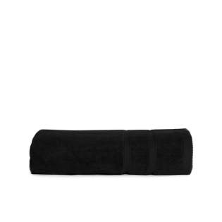 The T1-ULTRA70 Ultra Deluxe Bathtowel Black of 70 x 140 cm is perfect for the bathroom or gym.<br />Enjoy the extreme softness thanks to a fabric thickness of 675 gr/m2.<br />The fabric absorbs well.<br />With a hanging loop.<br />Choose one of the colors inspired by Latin America.