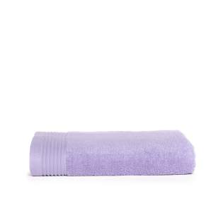 Het formaat 70 x 140 cm maakt de T1-70 Classic Bath Towel Lavender badhanddoek ideaal voor in de badkamer en in de sportschool.<br />De vele verschillende kleuren geven sfeer aan iedere ruimte. Fijn zacht door het gekamde katoen.<br />De badhanddoek is snel droog.<br />Dit item is geïnspireerd op de prachtige kleuren van Latijns-Amerika.