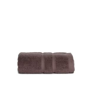 The T1-ULTRA50 Ultra Deluxe Towel Taupe of 50 x 100 cm is perfect for any bathroom or gym.<br />Enjoy the extreme softness thanks to a fabric thickness of 675 gr/m2.<br />The fabric absorbs well.<br />With a hanging loop.<br />Choose one of the colors inspired by Latin America.