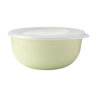 Reusable food bowl with transparent lid made from 100% recyclable PP. Ideal for use on the road or for lunch at school or work. Can also be used as a fresh food box. This food bowl and its contents must be transported upright to prevent leaks. Suitable for the microwave. BPA-free. Not dishwasher-safe. Made in Germany. Capacity 1,000 ml.