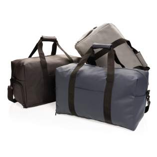 This weekend duffel made of smooth PU is suitable for daily trips to the gym as it is for a weekend getaway. It features a boxy minimalist design and has an external front pocket, inside pocket and a large main compartment. The bag has a convenient s...