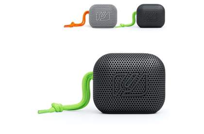 This portable splash-proof (IPX4) Bluetooth speaker from Muse has an output power of 5 Watts (RMS) and has a surprisingly good sound despite its small size. The ideal speaker to take with you on a trip to stream music from your smartphone via Bluetoo...