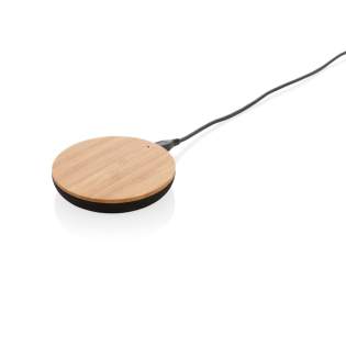 Houd uw telefoon opgeladen met deze eco-5W draadloze oplader die perfect in uw interieur past. Plug de Bamboo X draadloze oplader in met de 150 cm micro USB-kabel naar een USB-voedingsbron en u kunt uw telefoon opladen wanneer u maar wilt. De behuizing is gemaakt van duurzaam bamboe en de stof is een blend van 30% organisch katoen, 40% hennep en 30% gerecycled PET. Draadloos opladen compatibel met alle QI-apparaten zoals Android nieuwste generatie, iPhone 8, 8S en X. Input: 5V/2A. Wireless output: 5V/1A 5W. 100% plasticvrije verpakking. Geregistreerd ontwerp®<br /><br />WirelessCharging: true