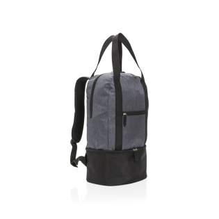 Sac à dos en polyester 500D avec compartiment principal pour vos affaires de plage et compartiment isotherme pour porter jusqu’à 8 canettes. Se transforme facilement en cabas en fermant les sangles latérales.<br /><br />PVC free: true