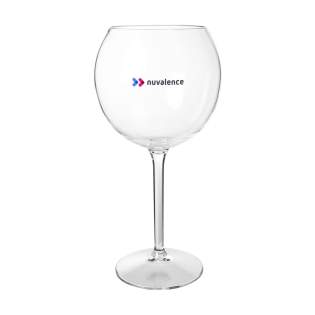 Verre Gin-Tonic en plastique, de la marque HappyGlass. Ce verre a un beau calice ballon pour que le Gin Tonic traditionnel puisse être servi parfaitement. Fait en transparant copolyester Tritan sans BPA (matière synthétique). Pratiquement incassable, léger. Parfait pour une utilisation lors d'événements sportifs, festivals ou concerts où les boissons sont habituellement servies dans des verres en plastique à usage unique. Ce verre de qualité convient pour un usage multiple. Capacité 630 ml.