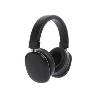 Casque supra-auriculaire de haute qualité avec des basses profondes et des coussinets confortables. BT 5.3 économe en énergie, offrant une autonomie de 70 heures avec une seule charge. Batterie intégrée de 500 mAh qui se recharge entièrement en moins de 3 heures via le type C. Livré avec une pochette de transport Swiss Peak. Comprend un câble AUX de 120 cm sans PVC. Avec fonction micro et décrochage pour répondre aux appels. Bandeau en PU et oreillettes en ABS. Emballé dans un emballage sans plastique.<br /><br />HasBluetooth: True<br />PowerbankCapacity: 500<br />SpeakerOutputW: 30.00<br />PVC free: true