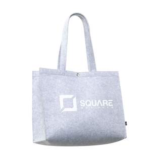 WoW! Sturdy, generously sized Shopping bag made from RPET felt. This bag offers lots of space and features long handles and a press stud close. The material is of high-quality. GRS-certified. Total recycled material: 95%. Capacity approx. 20 litres.