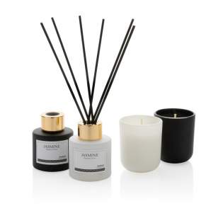 Feel relaxed, recharged and renewed with the Ukiyo fragrance sticks and soy wax candle gift set. By combining the jasmine fragrance sticks and jasmine scented candle, you will create an amazing atmosphere that will leave you feeling revitalised. 10 b...