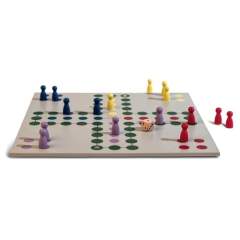 Het spel dat iedereen kan spelen en waar iedereen van houdt. Een klassieke Ludo gemaakt van FSC hout in de kenmerkende kleuren van ByOn. Net even anders ontworpen om er nog meer van te genieten, zowel tijdens het spelen, maar ook als het spel niet gebruikt wordt. Daarom moet het op kunnen gaan (of opvallen) in je thuisomgeving.