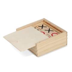 Fun Tic Tac Toe set in a bamboo box. The box closes with a bamboo wooden sliding lid. With this game you are always ready to have fun with friends and family no matter where you are.