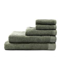 Towel with 68% cotton and 32% Tencel. Tencel is a natural fibre obtained from certified forests. The process is as energy and chemical efficient as is currently possible. This blend produces a cool, soft and durable fabric with a solid feel, and, on ...