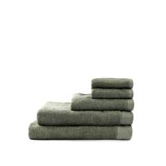 Towel with 68% cotton and 32% Tencel. Tencel is a natural fibre obtained from certified forests. The process is as energy and chemical efficient as is currently possible. This blend produces a cool, soft and durable fabric with a solid feel, and, on ...