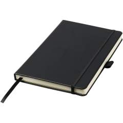 Cahier A5 (14,2 cm x 21,4 cm) en cuir PU avec élastique, ruban marque-page, boucle à stylo et poche arrière en accordéon. Comprend 96 feuilles de papier crème lignées en 70 g/m² et est livré dans une pochette blanche Journalbook.