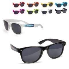 Contemporary sunglasses with UV400 filter, for a fashionable look. Printing possible on one or both arms.