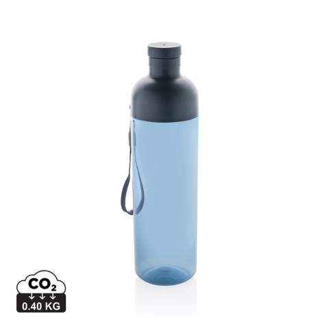 Eliminate the use of plastic bottles with this Recycled Impact leak proof water bottle. With its fresh design and transparent body, the bottle is not only easy to use but also beautiful to look at. The split body design makes it easy to clean and is great if you want to add ice cubes into your bottle. In the body is a strap attached for easy carrying. 2% of proceeds of each sold product of the Impact Collection will be donated to Water.org. Hand wash only. This product is for cold drinks only. Total recycled content: 96% based on total item weight. BPA free. Capacity 600ml. Including FSC®-certified kraft gift packaging.