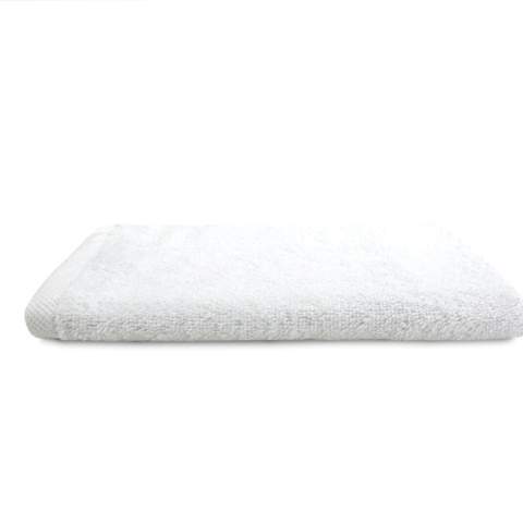 De T1-HOTEL30 Hotel Guest Towel White hotel gastendoek van 30 x 50 cm is ideaal voor het afdrogen van de handen.<br />Geniet van de zachte gastendoek met een stofdikte van 500 gr/m2.<br />Door de stofdikte neemt de gastendoek goed vocht op.<br />De handdoek is gemaakt om veelvuldig te wassen.<br />Het straalt hotelluxe uit door de blijvende zachtheid van 100% gekamd katoen.