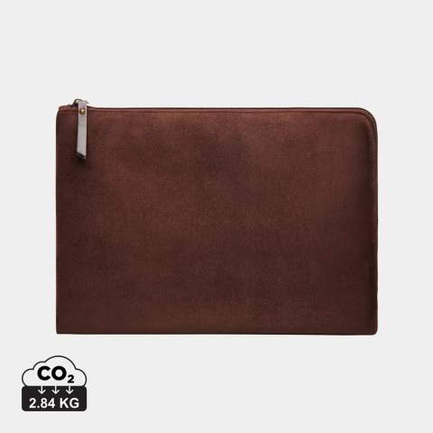 Een praktische, gevoerde laptoptas geschikt voor een 17-inch laptop. Deze veelzijdige tas is perfect om je laptop veilig en stijlvol overal mee naartoe te nemen. Het hoogwaardige ontwerp heeft een goede pasvorm voor eenvoudig gebruik, glad PU-materiaal en subtiele metalen details met een koperen afwerking. Het slanke en gestroomlijnde ontwerp past gemakkelijk in je tas of koffer. Zakenreizen waren nog nooit zo elegant!Geschikt voor laptops met een grootte van in totaal 17 inch. Denk eraan dat de afmetingen van het scherm niet hetzelfde zijn als die van de gehele laptop.<br /><br />FitsLaptopTabletSizeInches: 16.0