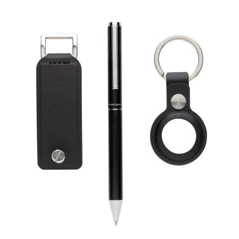 Entdecken Sie das ultimative Organisations-Trio: den eleganten Swiss Peak Tula RCS-zertifizierten Key Organizer, den praktischen AirTag Holder und den Stift aus recyceltem Aluminium. Der auf Effizienz und Stil ausgelegte Schlüssel-Organizer hält Ihre Schlüssel in Schach (für maximal 4 Schlüssel), während der AirTag Holder dafür sorgt, dass Sie nie den Überblick über Ihre Wertsachen verlieren. Außerdem können Sie mit dem Stift aus recyceltem Aluminium Ihre Notizen festhalten. Hergestellt aus RCS-zertifiziert (Recycled Claim Standard) recycelten Materialien. Die RCS-Zertifizierung gewährleistet eine vollständig zertifizierte Lieferkette der recycelten Materialien. Dieses Produkt enthält 7% RCS-zertifiziertes, recyceltes PU und 8% RCS-zertifiziertes, recyceltes Aluminium.