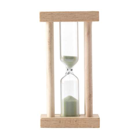 Sanduhr aus Glas im Holzständer. Dieser Duschtimer hilft Ihnen, nicht länger als 5 Minuten zu duschen. Damit können Sie noch einfacher Wasser und Energie sparen. Wird einzeln in einem Kraftkarton geliefert.