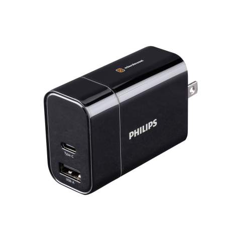 Philips Travel Charger, ideaal voor op reis. Met 4 verwisselbare stekkers en een handige reisetui. Laad je nieuwste apparaten razendsnel op via de krachtige USB-C-poort met PD-ondersteuning. Gebruik de USB-A-poort om tegelijkertijd je andere apparaten op te laden. Wordt geleverd met 4 stekkers: geïntegreerde US-stekker en met verwisselbare AU-, UK- en EU-stekker. Ingang: 100-240V, 50-60Hz 0,7A. Uitgang USB A 5V/2,4A. Type-C 5V/3A, 9V/2A, 12V/1,5A. Per stuk in doosje.