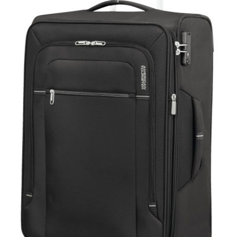 De Crosstrack serie van American Tourister bestaat uit lichtgewicht koffers die ondanks hun gewicht van perfecte kwaliteit zijn. De collectie is gemaakt van polyester dat zich kenmerkt als licht en erg sterk. In het ruime hoofdcompartiment, dat uitbreidbaar is middels een rits, is bagage gemakkelijk op te bergen en blijft de bagage op zijn plek dankzij twee inpakriemen. Je neemt de koffer gemakkelijk overal mee naar toe dankzij de vier soepele wielen, twee handvatten en de trekstang. Dankzij het geïntegreerde TSA-slot kun je zorgeloos reizen van en naar de VS.