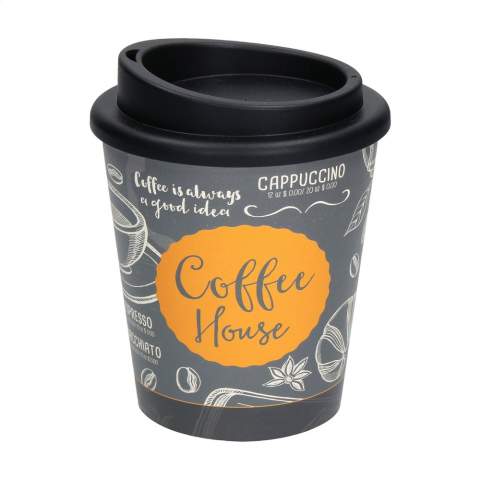 Dubbelwandige, kunststof mok voor een coffee-to-go. Handzaam model met schroefdeksel, voorzien van een  drinkopening. Past in de standaard drinkhouder van auto's, dus handig voor onderweg. Herbruikbaar, BPA-vrij en Food Approved. Inhoud 250 ml. Made in Germany.  Het oppervlak is ideaal voor een full colour iMould opdruk (water-, kras-, kleur- en UV-bestendig) in elk gewenst design.