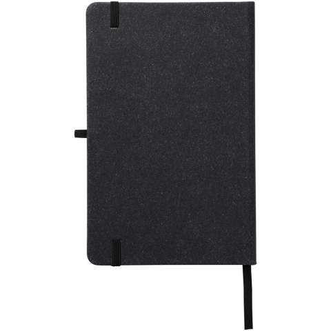 Cahier de référence format A5 avec couverture en chutes de cuir. Comprend une bande élastique, une boucle pour stylo, un marqueur à ruban et 80 feuilles de papier lignées de 80 g/m².