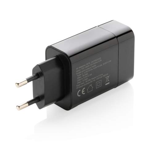 Philips superschneller 30W-Wall-Charger mit Power Delivery hat einen 2A USB-A Output sowie einen Type-C-Output, der das Fast Charging unterstützt. Auf diese Weise können Sie Ihr Mobilgerät in weniger als einer Stunde aufladen, wenn es das PD-Laden unterstützt. Input 100-240V; Type-C-Output (PD): 5V/3A,9V/2A,12V/1,5A; USB-Output: 5V/2,4A (max12W) Gesamtleistung: 30W. Verpackt in einer Philips Geschenkbox.