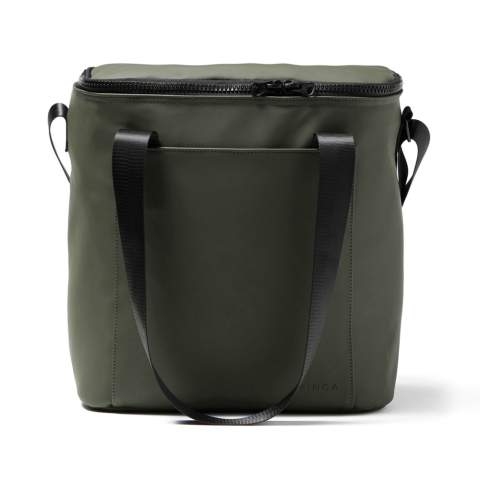 Minimalist cooler bag, made of water-repellent PU nubuck. Long handles and adjustable shoulder strap for optimal comfort. The cooler bag is insulated with extra thick foam. The lining of the bag is made of so-called PEVA which is easy to keep clean and fresh. A cooler bag perfect for both the beach and a wilderness adventure.