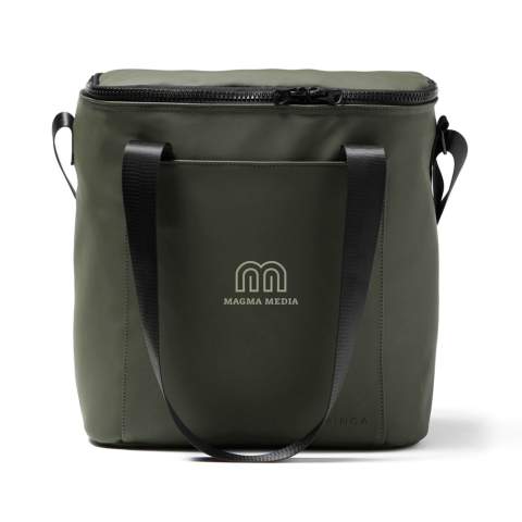 Minimalist cooler bag, made of water-repellent PU nubuck. Long handles and adjustable shoulder strap for optimal comfort. The cooler bag is insulated with extra thick foam. The lining of the bag is made of so-called PEVA which is easy to keep clean and fresh. A cooler bag perfect for both the beach and a wilderness adventure.