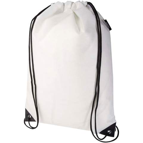 Made from durable and tear resistant non-woven RPET, the Evergreen GRS certified recycled drawstring bag is a great option when looking for an easy-to-handle gift to promote any brand or marketing campaign. This lightweight bag is budget-friendly and has a drawstring design suitable for easy carrying over the shoulder or as a backpack. Volume capacity: 5 litres. Resistance up to 5 kg weight.