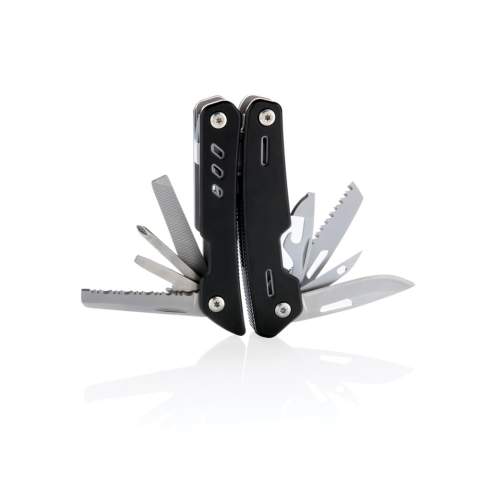 Multitool im Aluminium-Case mit 12 Funktionen aus Stainless Steel wie eine Feile, Zange, Messer, Schraubendreher, Säge, Dosenöffner und vielem mehr. In Geschenkbox verpackt.