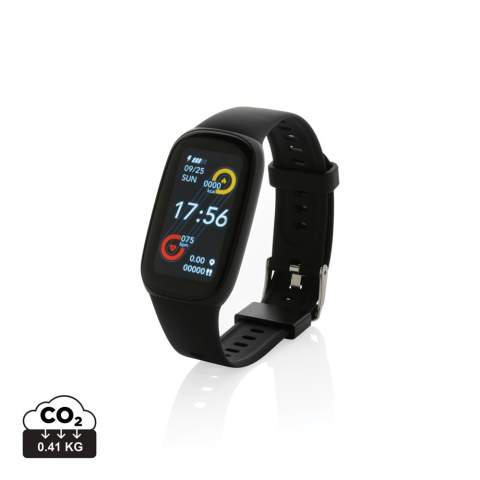 Dieser (IP67) wasserdichte Tracker hat ein bequemes Armband aus recyceltem TPU , um ihn Tag und Nacht zu tragen. Mit benutzerfreundlichem, großem 1,47"-Full-Touch-OLED-Farb-Screen. Hergestellt aus RCS (Recycled Claim Standard)-zertifiziert recyceltem TPU -Armband und ABS-Rahmen. Gesamter Recyclinganteil: 28% basierend auf dem Gesamtgewicht des Artikels. Die RCS-Zertifizierung gewährleistet eine vollständig zertifizierte Lieferkette der recycelten Materialien. Inklusive kostenloser APP. BT5.0. Funktionen: Wecker, Uhr, Schrittzahl, Distanz, Kalorien, Herzfrequenz- und Blutdrucküberwachung, Blutsauerstoffüberwachung, Multisportmodus (11), Gehen, Jogging, Reiten, Sit-up-Modus usw., Musiksteuerung, Message-Benachrichtigungen, Schlafmodus, Eingehender Anruf, Stoppuhr. Starten Sie noch heute Ihren gesünderen Lebensstil.  Standby-Zeit von bis 20 Tagen und Working-Time bis zu 10 Tagen. Verpackt in FSC®-Mix-Kraftverpackung. Artikel und Zubehör 100% PVC-frei.<br /><br />HasBluetooth: True<br />PVC free: true