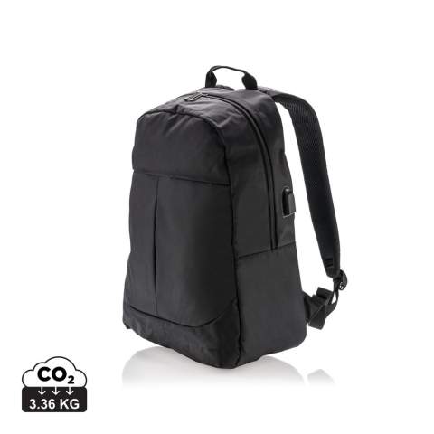 Sac à dos ordinateur 600D avec compartiment pour ordinateur portable 15 pouces et sortie USB. Il suffit de connecter une batterie de secours pour charger vos appareils via le port USB. Powerbank non inclus.<br /><br />FitsLaptopTabletSizeInches: 15.0<br />PVC free: true