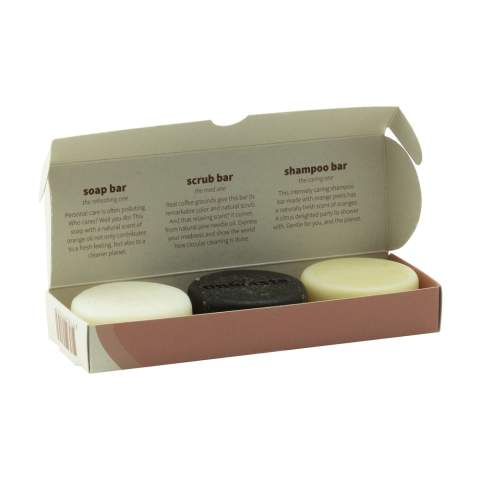 A set consisting of one bar of soap, one scrub bar and one shampoo bar. Manufactured by the Unwaste brand, the soap is made with orange peel, and the scrub bar is made using coffee grounds & pine oil. You can choose which shampoo bar you would like in each set from either orange peel or coffee grounds. The soap and scrub bar both have a pleasant natural scent, a natural scrub, and the cleansing power and colour of coffee or citrus fruits. Vegan and cruelty-free. Made in Holland.