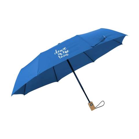 WoW! Parapluie pliable avec mécanisme d'ouverture et de fermeture automatique. Livré avec une toile en polyester pongé RPET 190T. Ce parapluie dispose également un cadre et un manche en acier inoxydable, d'une poignée en bois, d'une boucle de transport élastique et d'une fermeture Velcro. Longueur lorsque le parapluie est replié : 28 cm. Certifiée-RCS. Matière recyclée totale : 16%.