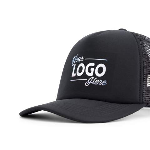 Die Original Trucker Cap - bequem zu tragen und toll anzusehen! Und das macht diese coole Cap mit 5 Panelen und einem Kunststoffverschluss zu einem Favoriten von vielen! Die Vorderseite dieses vielseitig einsetzbaren Artikels mit Snap Strap und Baumwollschweißband ist aus Schaumstoff und die Seiten sind aus Netzmaterial. Dazu kommt dann noch die große Farbauswahl und man hat einen Artikel, den man sich nicht entgehen lassen kann. Jetzt fehlt nur noch Ihre persönliche Note, also veredeln Sie den praktischen Hingucker mit einem Transferdruck oder Stick und gestalten Sie Ihr perfektes Werbegeschenk! 