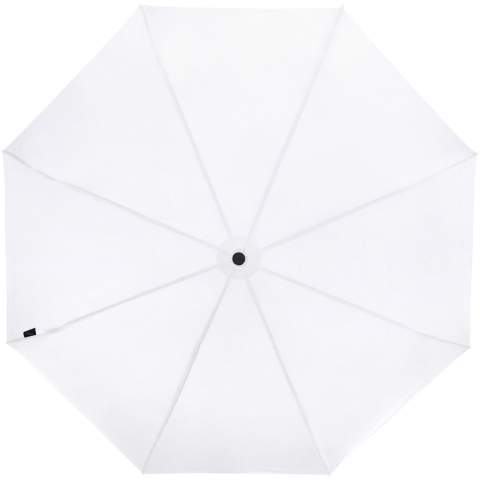 Parapluie à ouverture manuelle avec toile en polyester pongee en PET recyclé et une poignée en bois. Le mat métallique robuste et le cadre de qualité supérieure avec des baleines en fibre de verre offrent un maximum de flexibilité dans des conditions venteuses. Livré avec une pochette et peut facilement s'adapter à un sac à main ou à un sac à dos pour un transport pratique. Avec la poignée en bois et la toile en polyester en pongé PET recyclé, il offre un choix plus durable. 