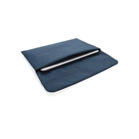 Deluxe padded laptop sleeve with magnetic closure. Fits up to 15.6" laptops. The back has two sleeved pockets for accessories. PVC free.<br /><br />FitsLaptopTabletSizeInches: 15.6<br />PVC free: true