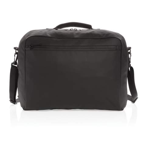 Einfach stylisch ist diese ganz in schwarz gehaltene Laptoptasche aus PU mit einem großen Hauptfach und einem 15.6" Laptopfach. PVC-frei.<br /><br />FitsLaptopTabletSizeInches: 15.6<br />PVC free: true