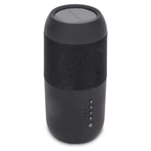 Deze draadloze speaker bevat twee speakers van elk 5 Watt en heeft daardoor topkwaliteit 360 graden surround sound. Deze speaker kan eenvoudig in de grond worden gestoken als een fakkel en heeft zelfs zonnepanelen op de bovenkant voor het bijladen via de zon. Verpakt in mooie geschenkverpakking.