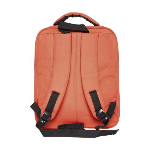 Sac à dos de la marque Ecowings. Ce sac à dos cool est fabriqué à la main à partir de chambres à air de voiture résistants et de bouteilles en PET recyclées. Livré avec un compartiment principal spacieux et un rangement séparé pour ordinateur portable jusqu'à 17 pouces. La poche avant zippée permet de ranger les petits objets que vous voulez avoir à portée de main. Les caractéristiques comprennent des bretelles réglables, un anneau de suspension, une poignée rembourrée et des fermetures éclair résistantes et imperméables avec des tirettes distinctives. Entièrement doublé. Le renfort en mousse protège votre ordinateur portable des dommages et offre davantage de confort lors du transport. Tous les matériaux de soutien sont fabriqués à partir de RPET recyclé.   En raison du caractère unique de chaque chambre à air, chaque sac est également unique. Il n'y en a pas deux identiques. Un produit ravissant, élégant et durable qui durera de nombreuses années. Lavable, imperméable et approuvé végan par PETA (une alternative au cuir respectueuse des animaux). Capacité environ 27 litres.