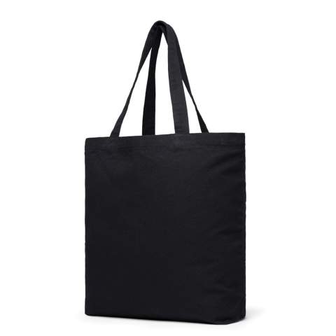 Sac fourre-tout Hilo Aware, en toile de 400 g/m² pour plus de durabilité et de style. La toile recyclée utilisée dans le sac est non teinté, sans produits chimiques de teinture ou de blanchiment, ce qui en fait un choix à faible impact. La composition du sac est de 70 % de coton recyclé et de 30 % de polyester recyclé, soulignant notre engagement envers un approvisionnement responsable. En raison de la nature des fils recyclés, des impuretés et des variations de couleur peuvent apparaître. Le sac est également doté de la technologie de traceur AWARE™ validant l'utilisation authentique de matériaux recyclés.