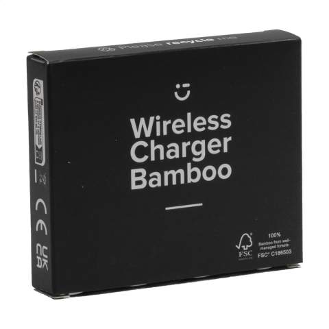 Praktische 15W oplader van hoogwaardig FSC 100% gecertificeerd bamboe, voor het draadloos opladen van mobiele telefoons. Compatibel met alle mobiele apparaten die QI draadloos laden ondersteunen (nieuwste generaties Android en iPhone). Input: 9V/2A. Draadloze output: 15W. Met indicatielampje. Inclusief PVC-vrije USB-A kabel (TPE) met USB-C connector en gebruiksaanwijzing. Per stuk in doosje.