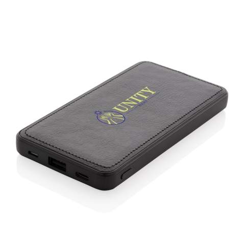 Powerbank 10.000 mAh avec finition PU et couture sur les bords.  Entrée Type C: 5V/2A. Entrée micro-USB 5V/2A.  Sortie USB 5V/2.4A. Câble micro USB en TPE inclus.<br /><br />PowerbankCapacity: 10000